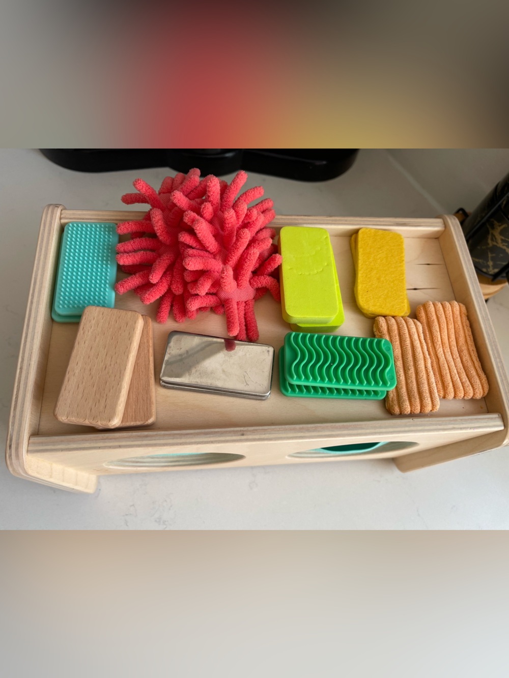 Lovevery- Montessori Sensory Box